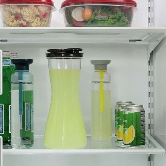 Rubbermaid Carafe Tritan 2 Quart - Picture 3 of 5